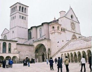中世の古都アッシジ、サン・フランチェスコ聖堂、イタリア