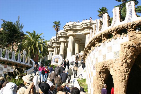 スペイン、バルセロナ、グエル公園-20